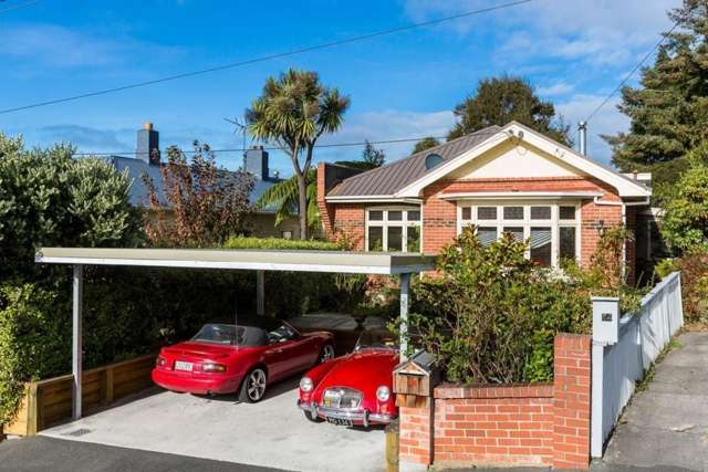 A warm brick house at an excellent location