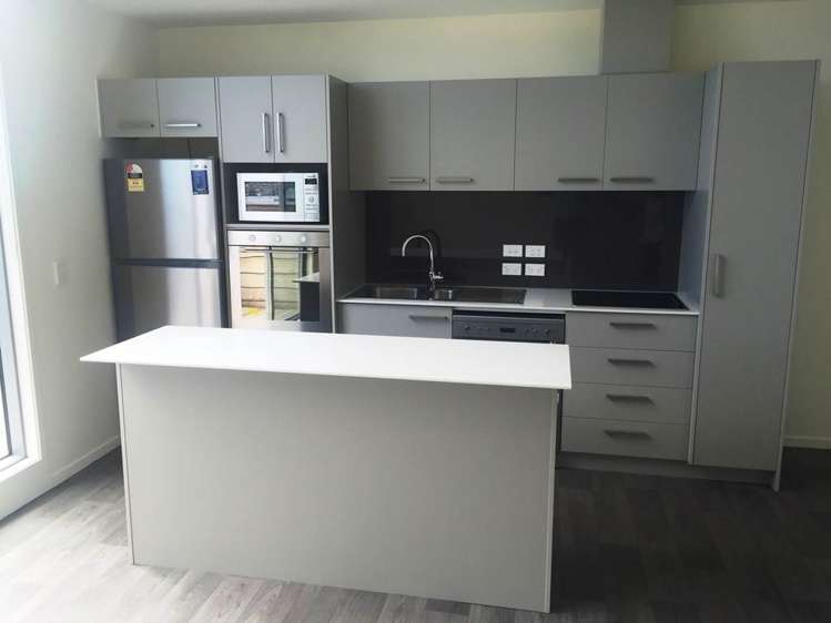 302c/160 Hobsonville Point Road Hobsonville_1