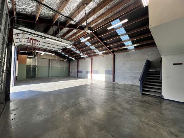 Quality Showroom and Warehouse Lease Opportunity
