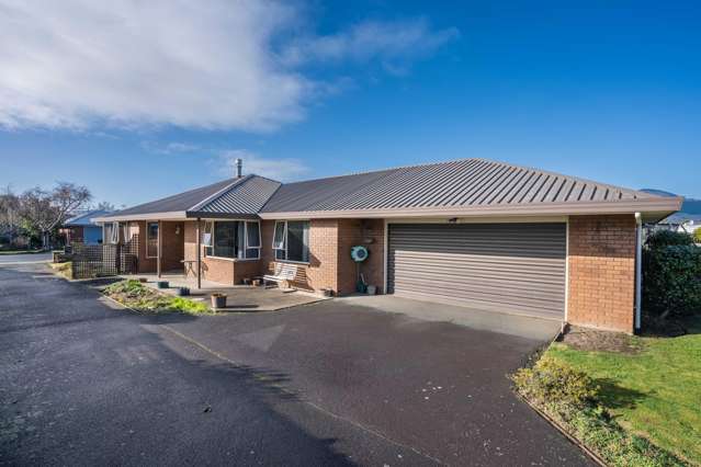 Superior single-level living