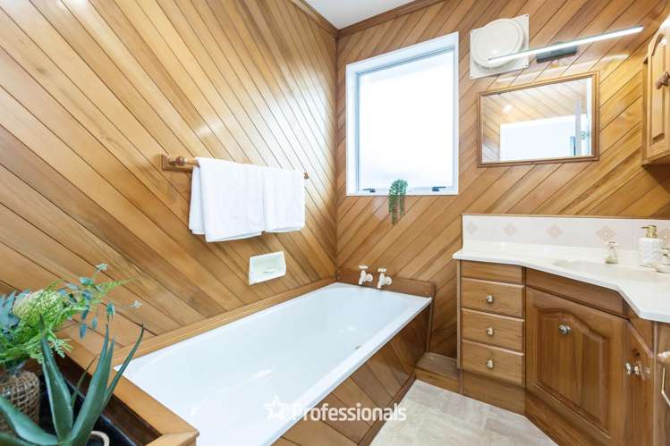 5 Camden Road Totara Park_14