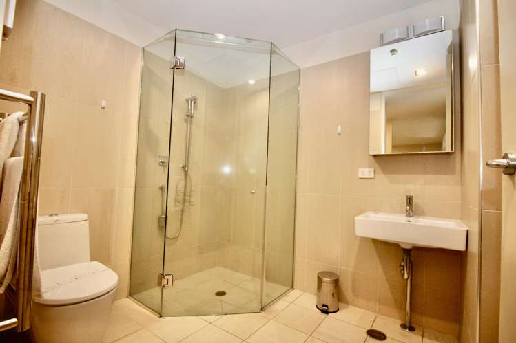 1B/8 The Esplanade Whitianga_12