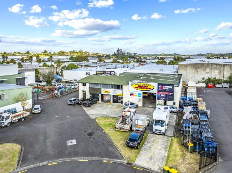 1/1-5 Cebel Place Albany_12