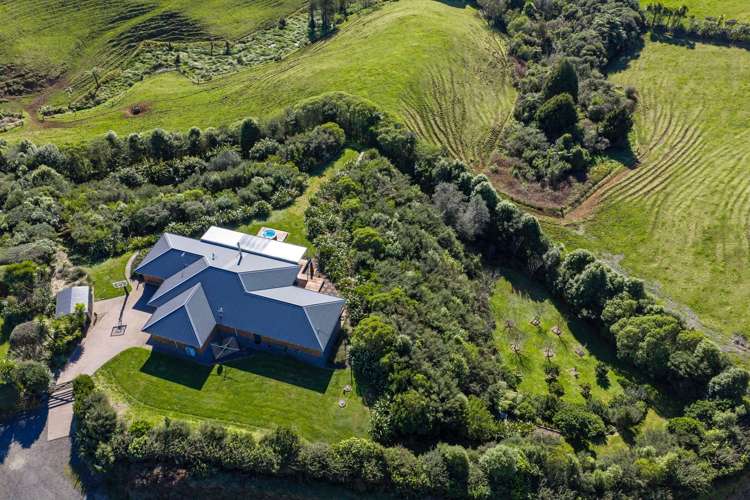 666 Te Hutewai Road Raglan_59