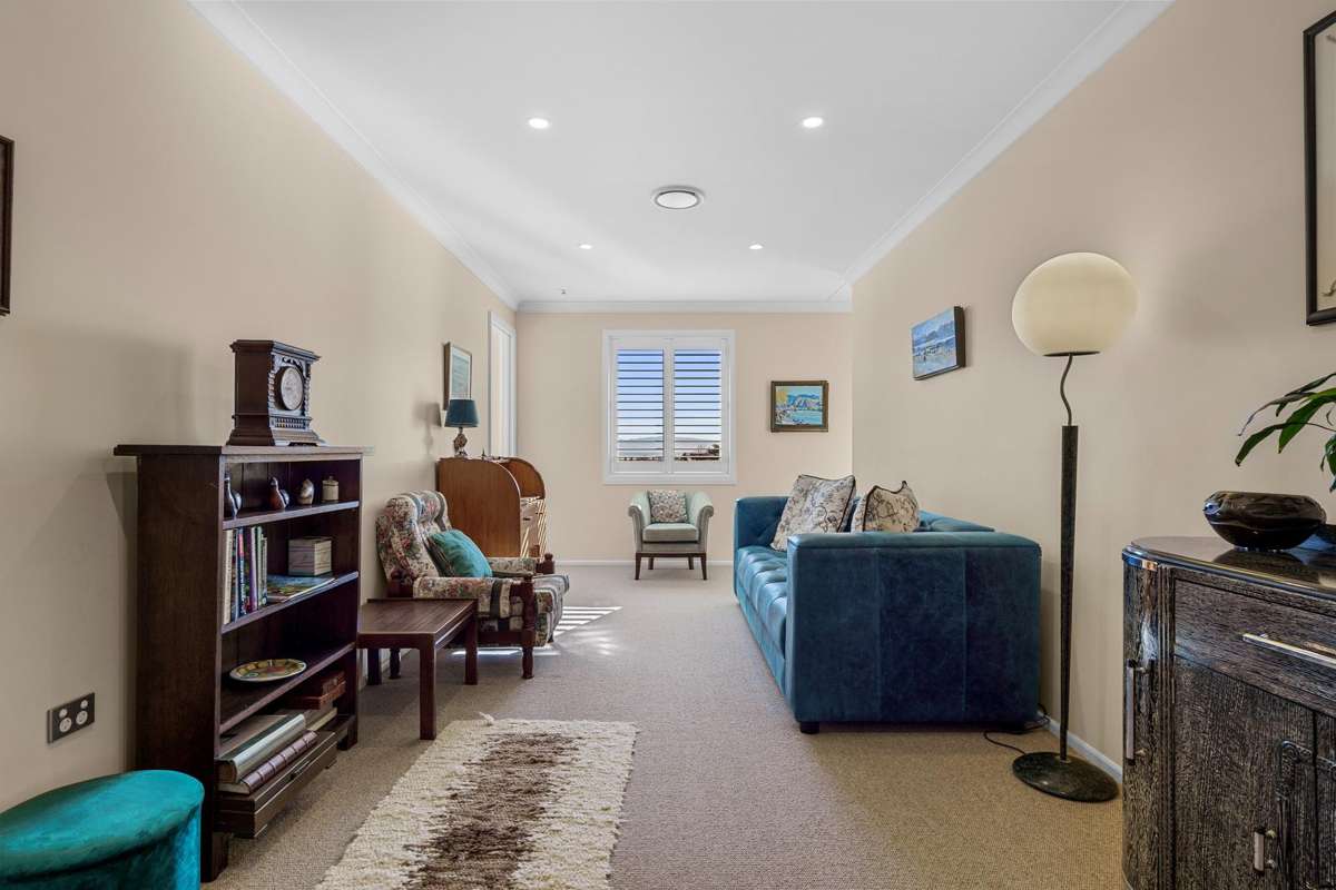 221 The Ridgeway_2