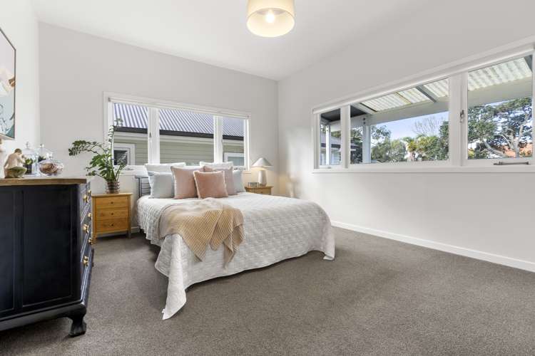 2 Ascot Avenue Narrow Neck_14