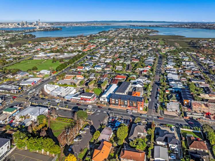 151 Lake Road Belmont_14