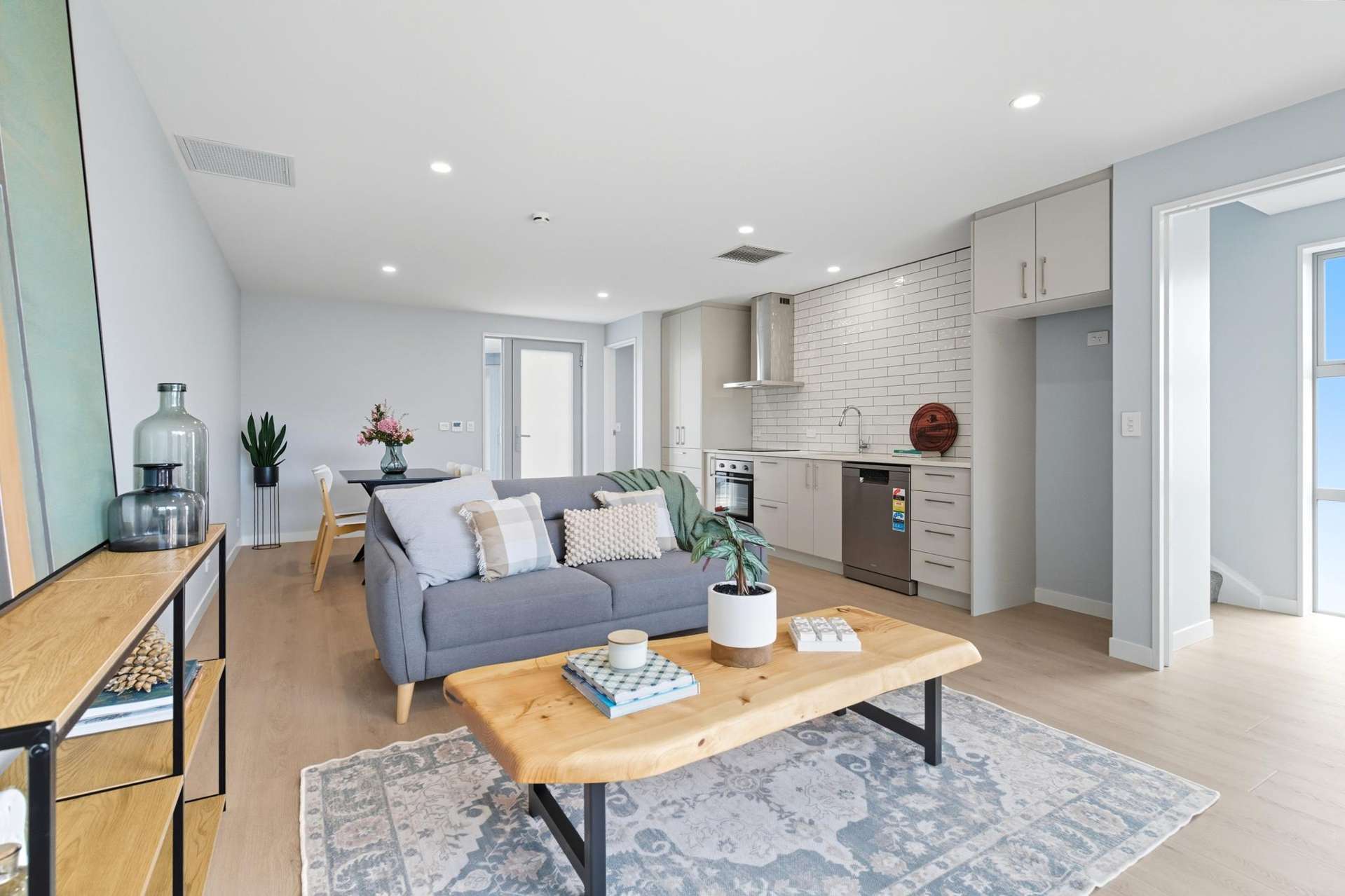 Units 1- 4/89 Jerrold Street North Addington_0