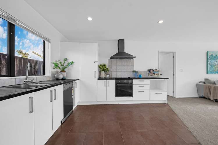 4 Shayla Place Favona_15