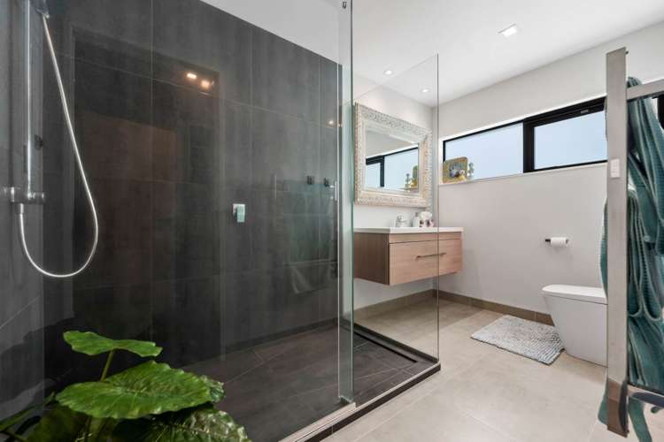 7 Hartles Place Mellons Bay_13