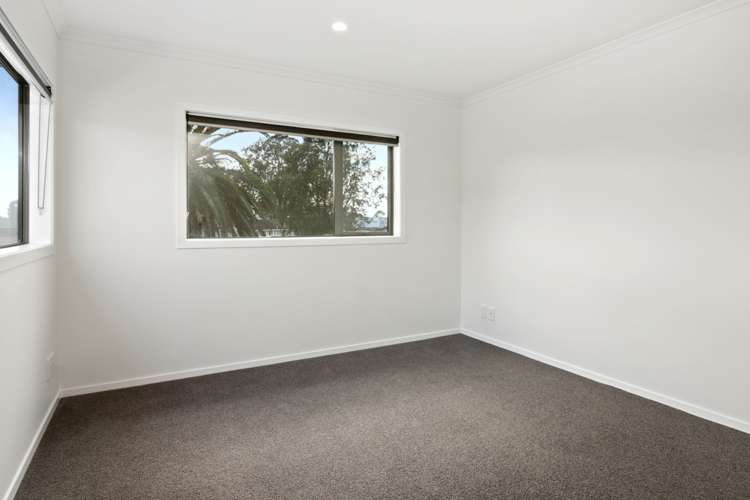 2 Ararata Lane Mangere Bridge_10