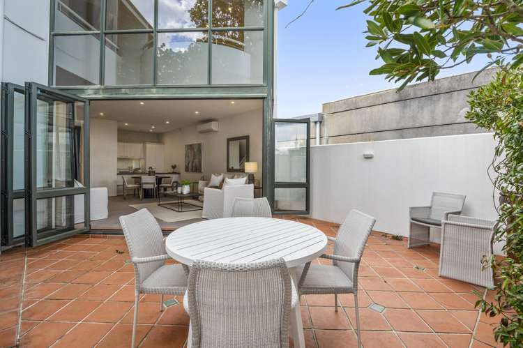 5p Cleveland Road Parnell_15