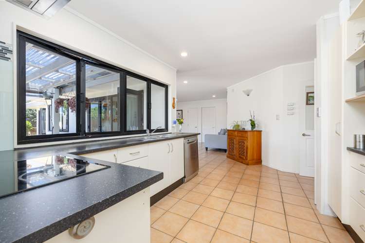 5 Alec Craig Way Gulf Harbour_8