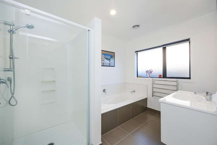 12 Ron Place Fitzherbert_16