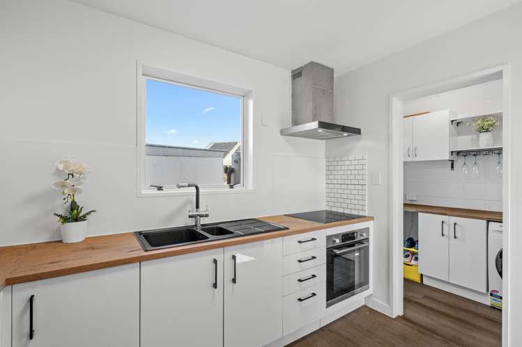 4/14 Church Square Addington_6