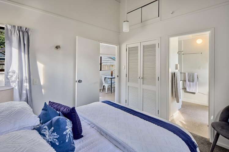 6 Trent Street Island Bay_9