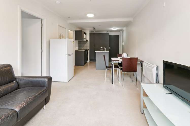 208/15 Holland Street_2