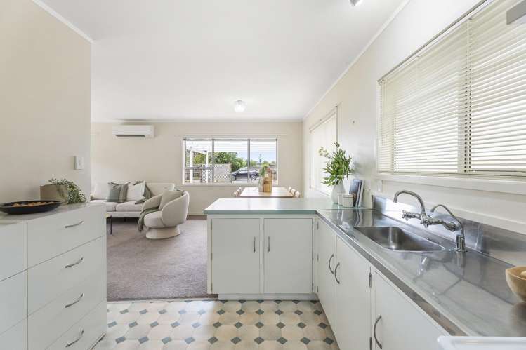 1/5 Teal Crescent Beach Haven_6