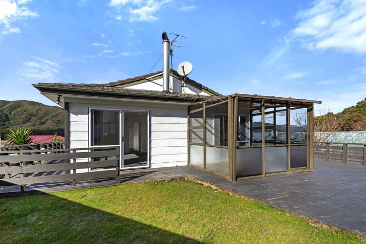 21 Newburn Grove Wainuiomata_16