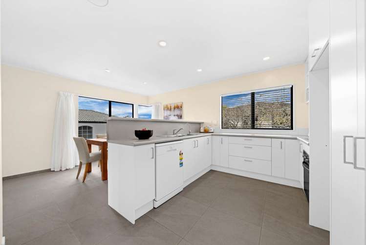 2/30 Abbotts Way Remuera_8