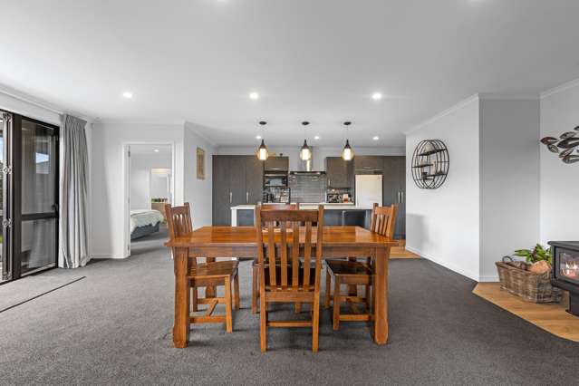 8 Cowell Crescent Pyes Pa_4