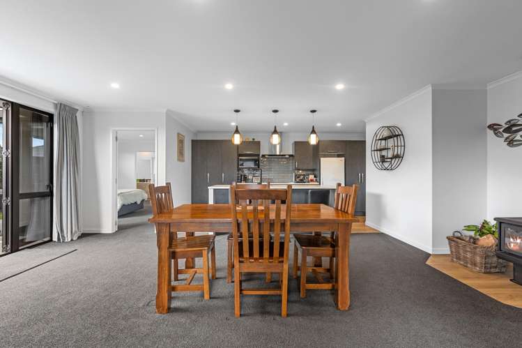 8 Cowell Crescent Pyes Pa_4