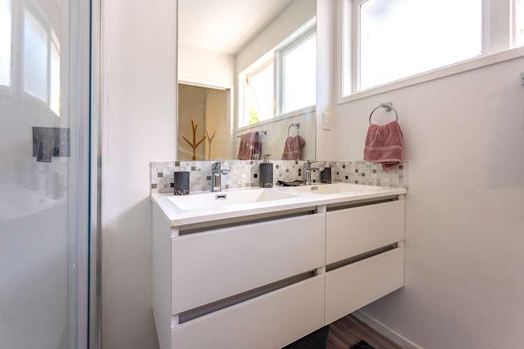 35 Calais Terrace Ostend_14