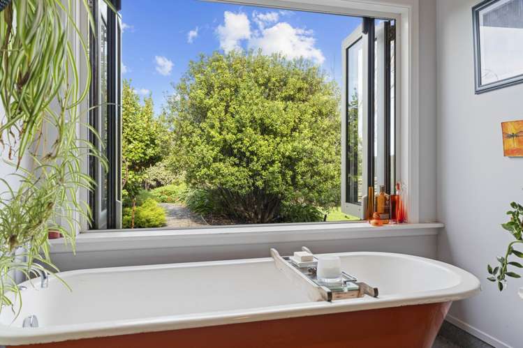 2071 South Road Otakeho_17