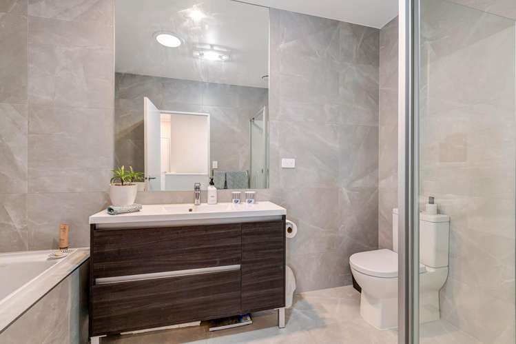 3 Koura Drive Red Beach_11