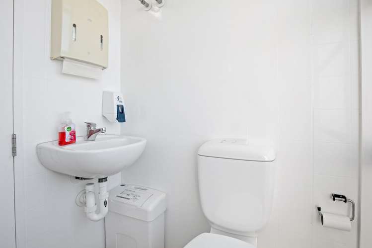 1/27a Sir William Pickering Drive Burnside_16