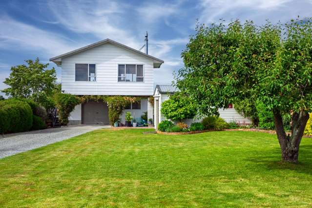 Family home with stunning views and prime location