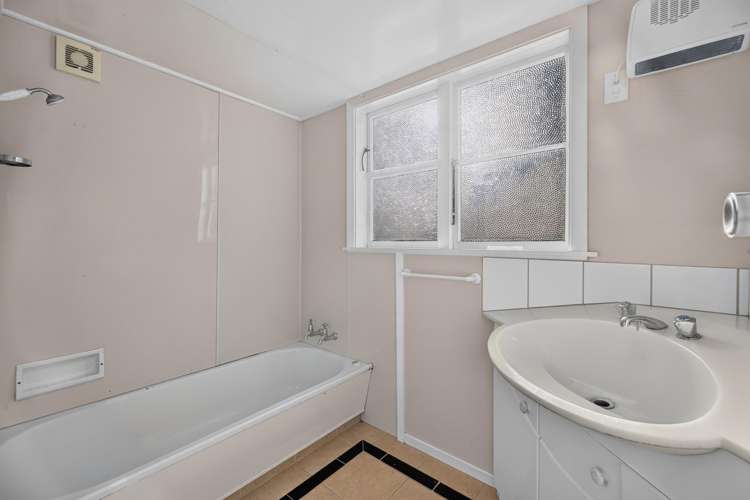 679a Worcester Street Linwood_13