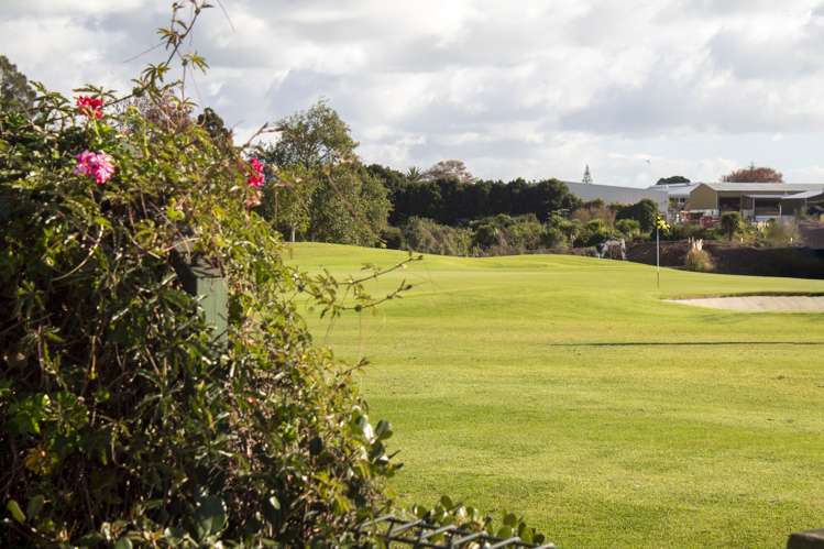 2/39 West Fairway Golflands_19