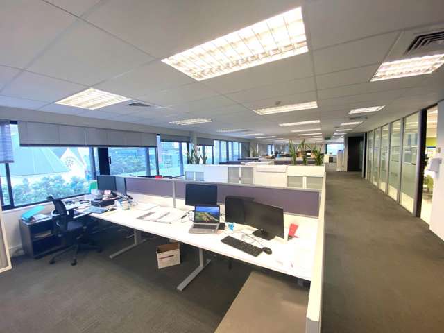 FULL FITOUT AND GREAT VIEWS