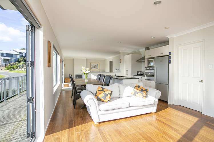 22 Balfour Crescent Castlepoint_5