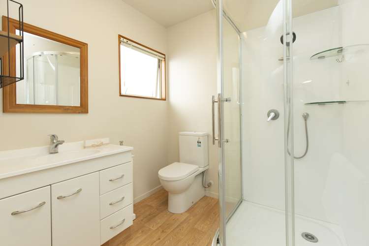 1/670 Whangaparaoa Road Stanmore Bay_10