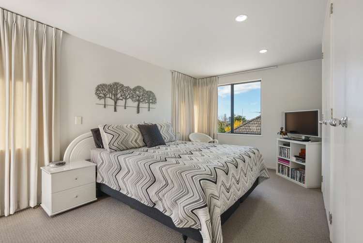 1/16 Heath Avenue Northcote_6