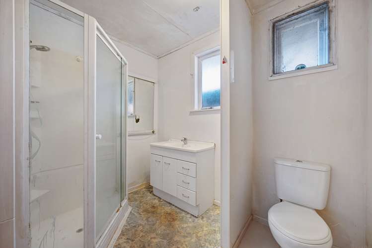 3 Cobham Crescent Kelston_19