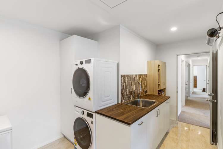 7 Croftview Road Wattle Downs_19