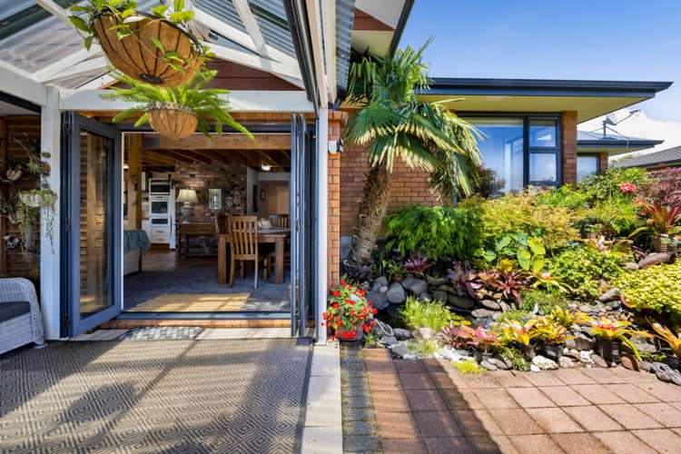 9 Elizabeth Grove Stratford_19