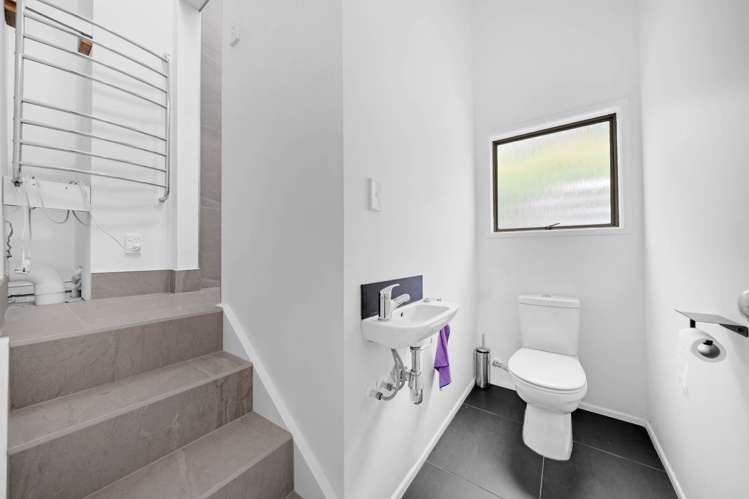 84 & 86 Ayton Drive Totara Vale_36