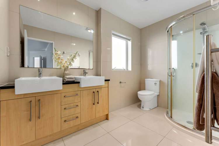 6 Evelina Lane Flat Bush_17