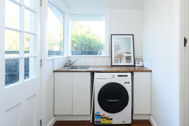 322 College Street West End_20