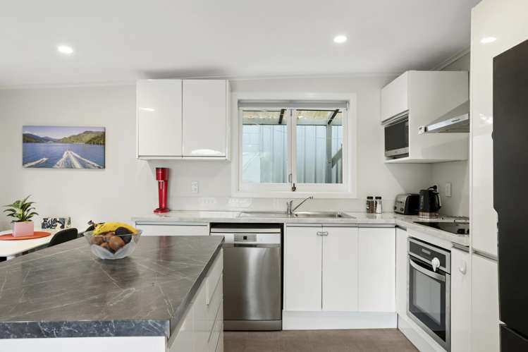 83 Mcleod Road Te Atatu South_7