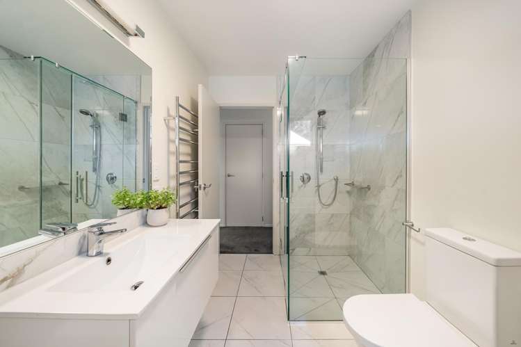 10 Hollyford Place Aotea_7