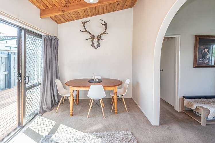 32 Exeter Crescent Springvale_14