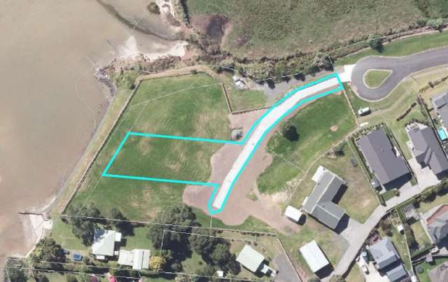 Rare 1/4 acre Beach Front Section- Clarks Beach