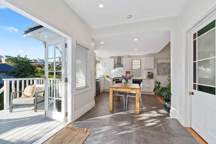 31 Queens Parade Devonport_34