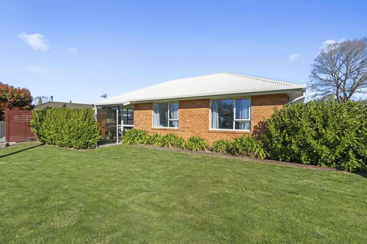 82 Moffat Drive_0