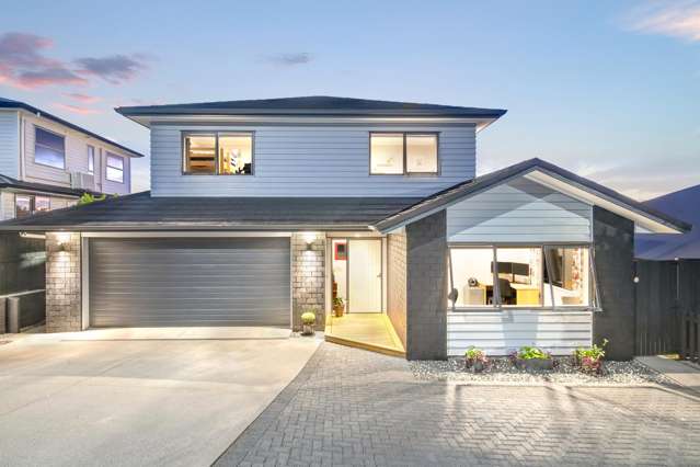 Extended or dual family living